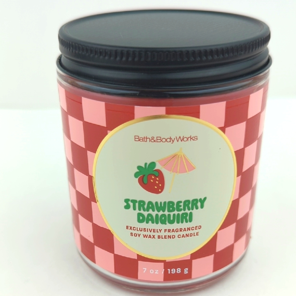 Bath & Body Works Strawberry Daiquiri 7oz. Single-Wick Jar Candle